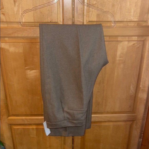 Larry Levine NWT size 16 women’s size large two piece suits and sepeperates - Picture 7 of 11